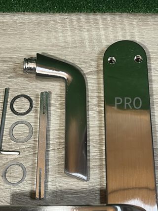 Manetas para puertas Emuca