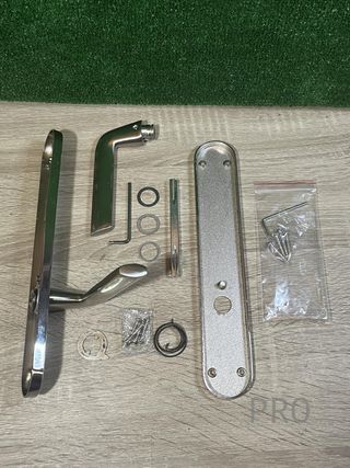 Manetas para puertas Emuca