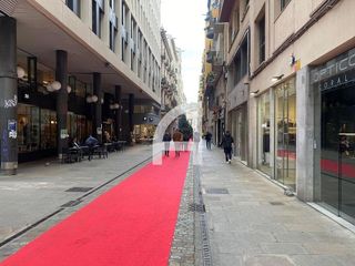 Local comercial en alquiler en Centre en Girona