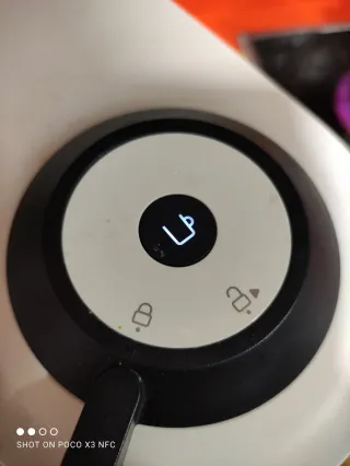 Cafetera Nespresso Vertuo Blanca y Negra