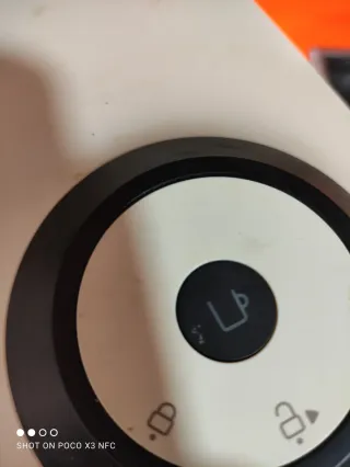 Cafetera Nespresso Vertuo Blanca y Negra