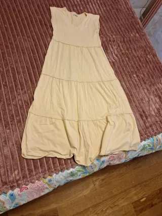 Vestido midi Pull&Bear volantes capas