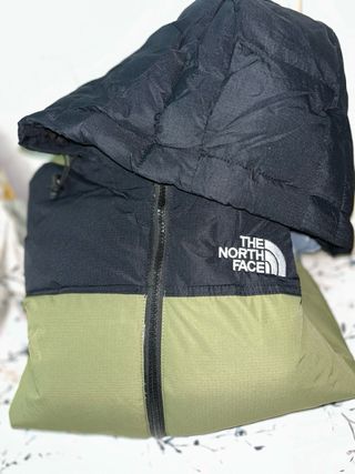 Chaqueta The North Face verde y negra