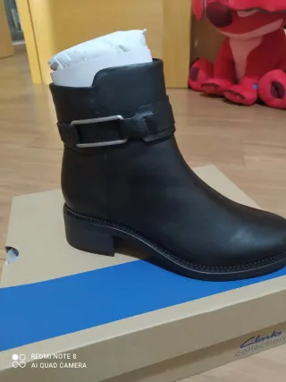 Botín de piel Clarks negro