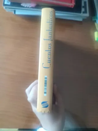 Cuentos fantásticos (Primera Biblioteca) (Spani...