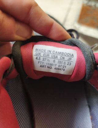 Zapatillas Salomon Negras y Rojas