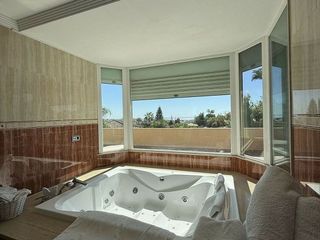 Chalet en alquiler en Playa de la Fontanilla en Marbella