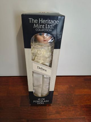 Bambola Debra The Heritage Mint Ltd.