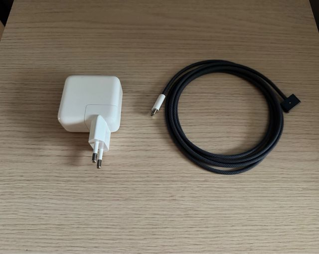 MacBook Air M2 Midnight Blue