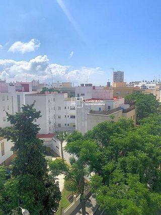 Piso en venta en Zona Bahía Blanca en Cádiz