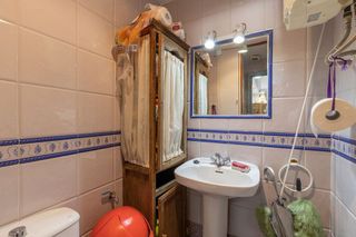 Local comercial en venta en Cervantes en Granada