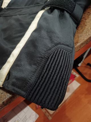 Chaqueta Moto Mujer Soms Negra y Beige