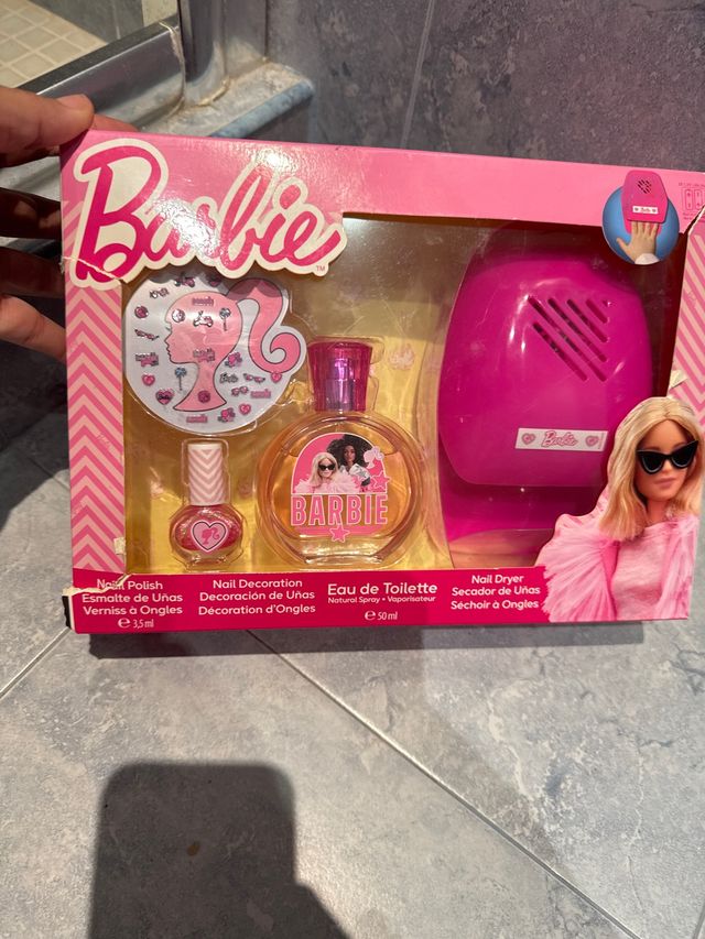 Pack Barbie: Colonia, Esmalte y Secador Uñas