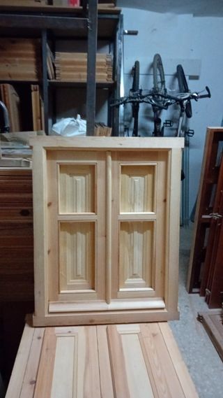 Puertas y ventanas de pino