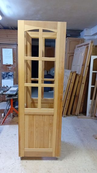 Puertas y ventanas de pino