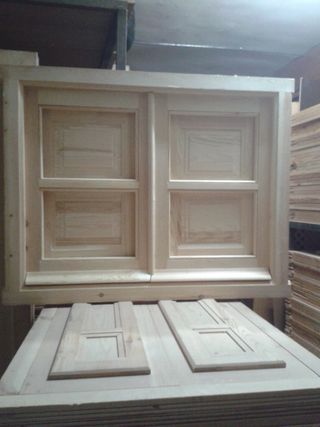 Puertas y ventanas de pino
