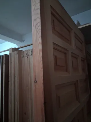 Puertas y ventanas de pino