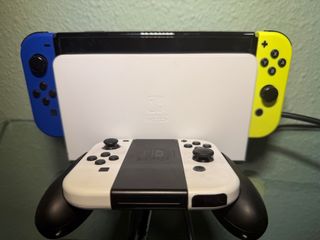 Nintendo Switch OLED con Joy-Cons adicionales