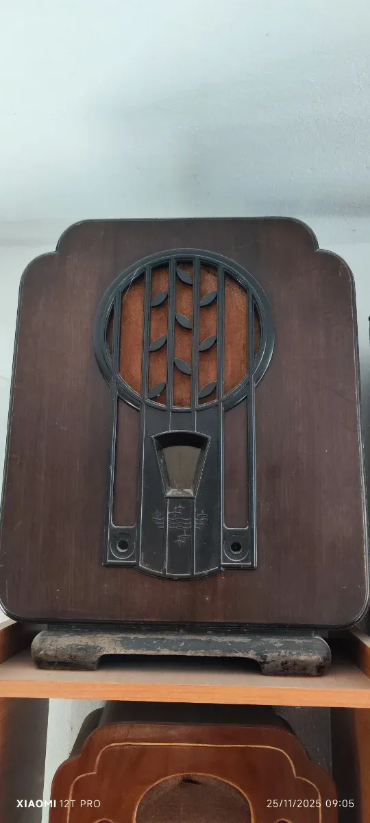 Radio Antigua Philips años 30 caja vacía estado ok
