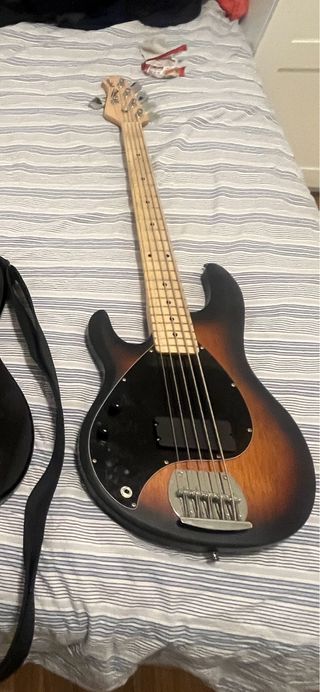 Bajo Sterling Stingray SUB 5 ZURDO