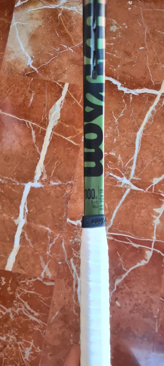 Raqueta Blade 100 UL V8