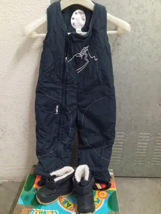 Mono y botas de nieve para bebé