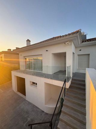 Chalet en alquiler en Montequinto en Dos Hermanas