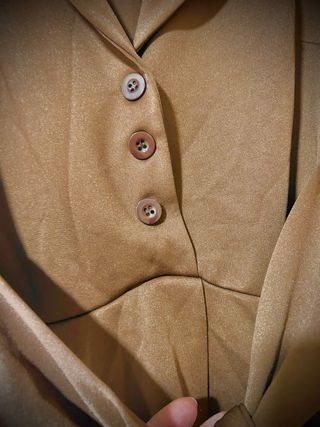 Vestido blazer marrón con lazo