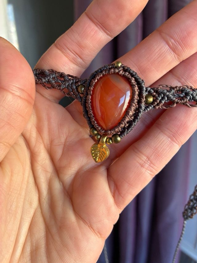 Gargantilla macramé con piedra