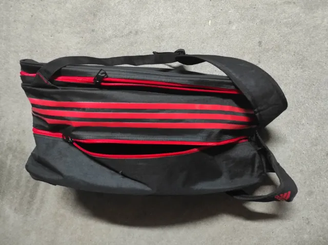 Bolsa de pádel Adidas negra y roja