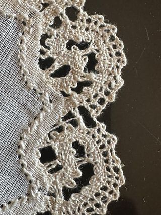 Centrini tombolo fatti a mano