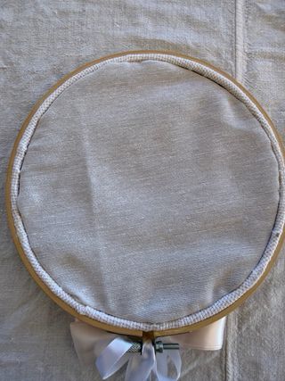 Fuori porta ricamato a mano punto croce