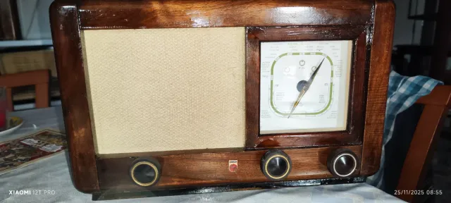 Radio Philips - Funciona perfectamente-Restaurada