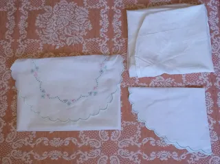 Juego sábanas minicuna bordadas