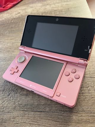 Nintendo 3DS Rosa + Juego Súper Mario 3D island