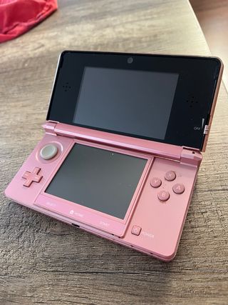 Nintendo 3DS Rosa + Juego Súper Mario 3D island