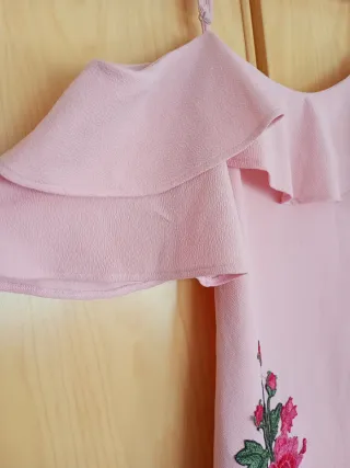 Vestido fiesta rosa con flores