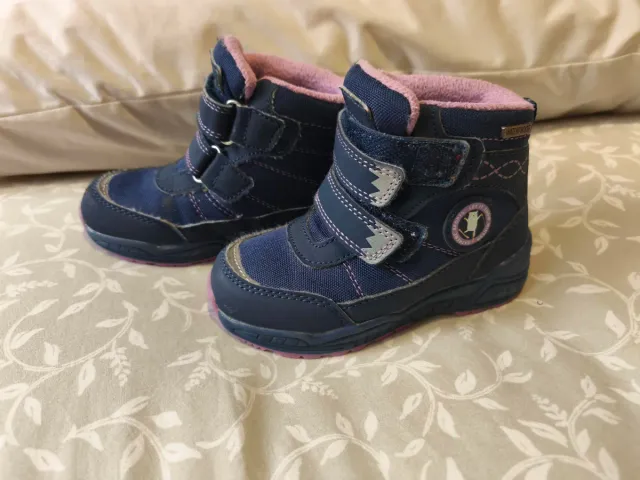 Botas montaña waterproof 23