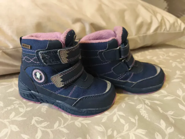 Botas montaña waterproof 23