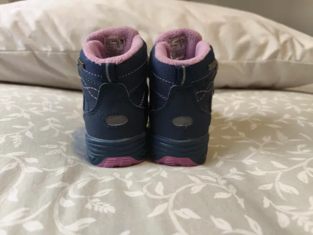 Botas montaña waterproof 23