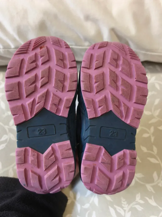 Botas montaña waterproof 23