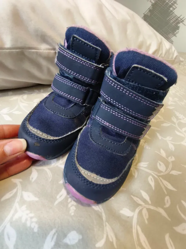 Botas montaña waterproof 23