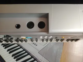 Teclado Yamaha PSR E323