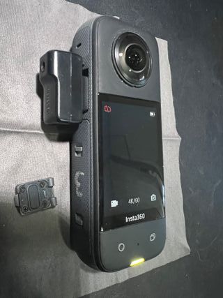 Insta360 X3 Cámara de Acción 2 baterías y extras
