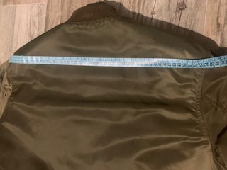 Cazadora bomber verde militar y forro naranja 20€