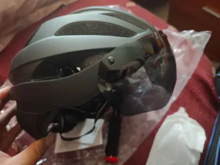 Casco bici Horntour con gafas imantadas