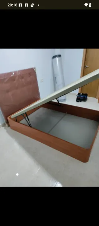 Canapé de tela y polipiel gris y blanco