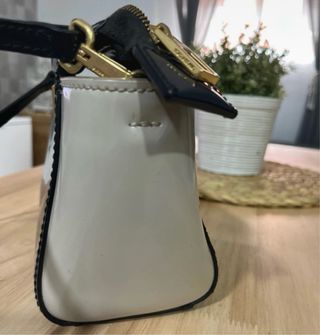 Bolso Bimba y Lola azul y blanco en buen estado