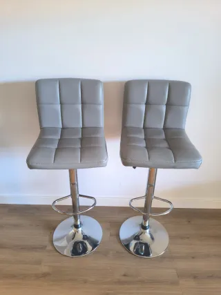 Taburetes polipiel gris, como nuevos (2 unidades)