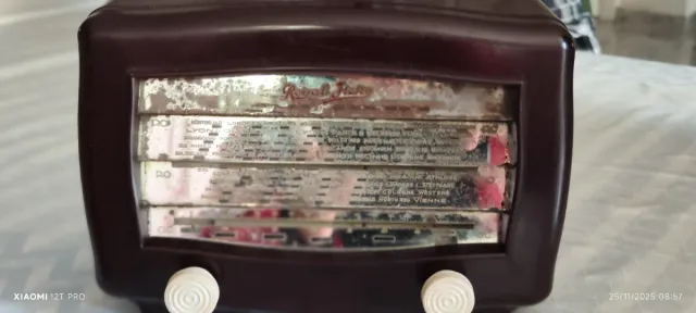 Radio Antigua Royal, Francesa